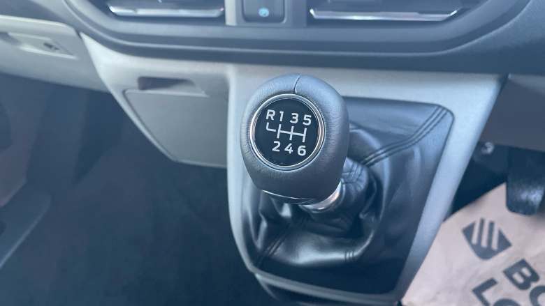 Ford Tourneo Custom 320 L1 Diesel Fwd 2.0 EcoBlue 136ps H1 Titanium 8 seater Auto